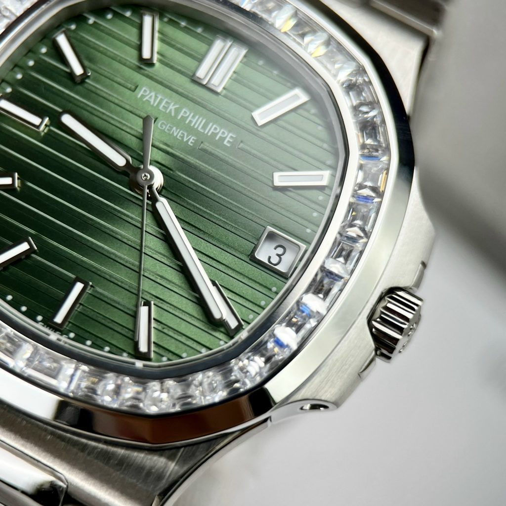 Patek Philippe Nautilus 5723 Replica Watch Green Dial Baguette Gemstones 3K 40mm (1)