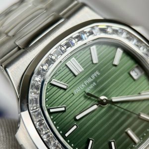 Patek Philippe Nautilus 5723 Replica Watch Green Dial Baguette Gemstones 3K 40mm (1)