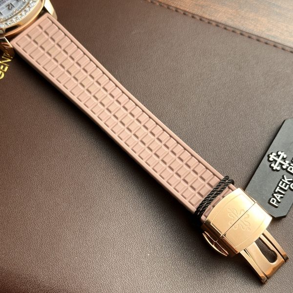 Patek Philippe Aquanaut 5072R Replica Watches MOP Pink Rubber (6)