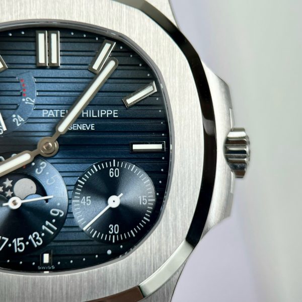 Patek Philippe Nautilus 5712 Replica Watches Stainless Steel GR Factory 40mm (1)