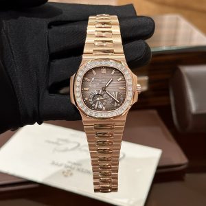 Patek Philippe Nautilus 5724 18K Gold Wrapped Custom Moissanite Diamonds 40mm (1)