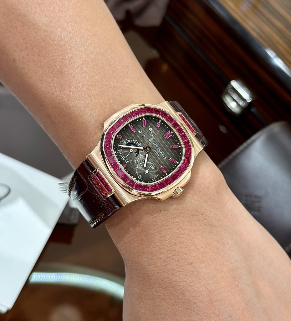 Patek Philippe Nautilus 5724 18K Gold Wrapped Custom Red Ruby 40mm (1)