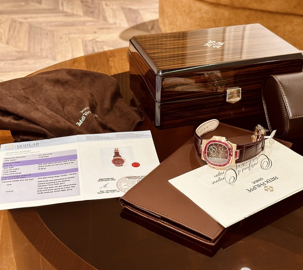 Patek Philippe Nautilus 5724 18K Gold Wrapped Custom Red Ruby 40mm (1)