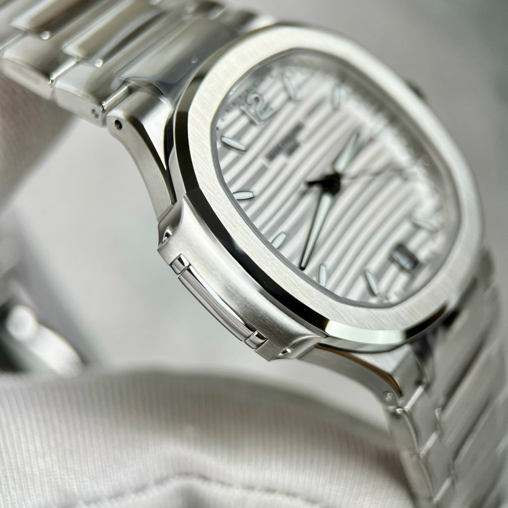 Patek Philippe Nautilus 7118 White Dial Replica Watches 3K Factory (1)