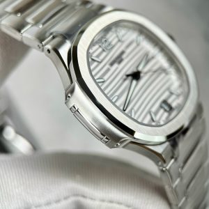 Patek Philippe Nautilus 7118 White Dial Replica Watches 3K Factory (1)