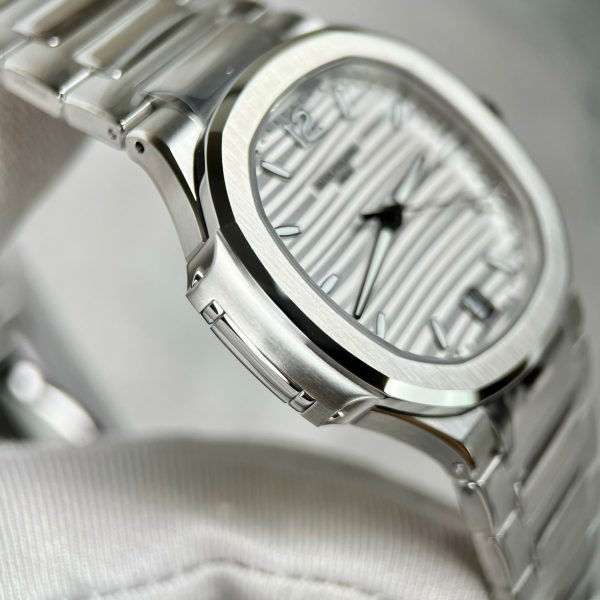 Patek Philippe Nautilus 7118 White Dial Replica Watches 3K Factory (1)