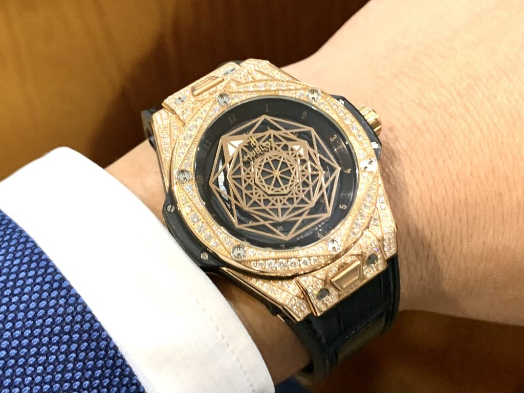 Which country produces Hublot watches Is it good How much (1)