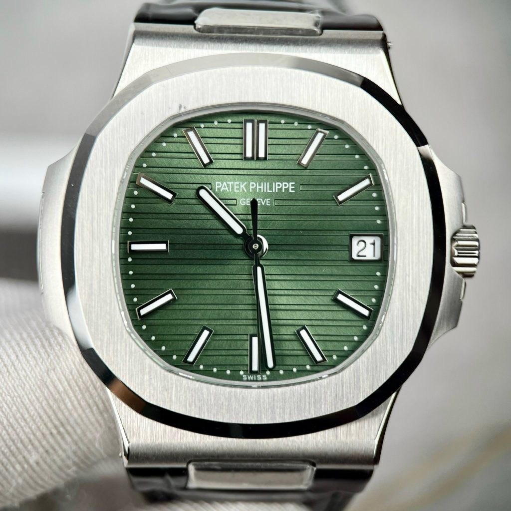 Patek Philippe Nautilus 5711 Replica Watches 3K Factory Green Dial 40mm (2)