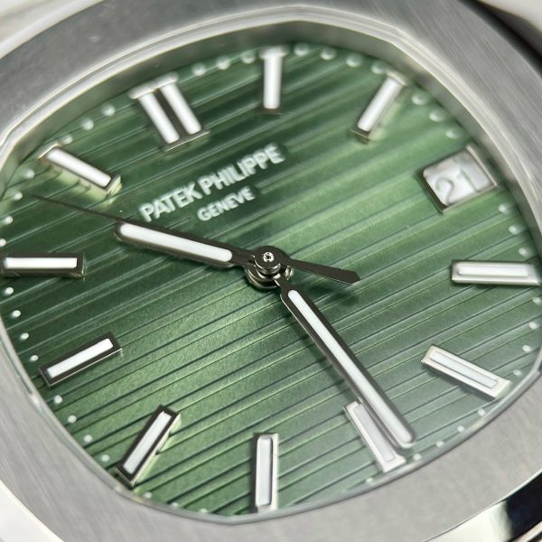 Patek Philippe Nautilus 5711 Replica Watches 3K Factory Green Dial 40mm (2)