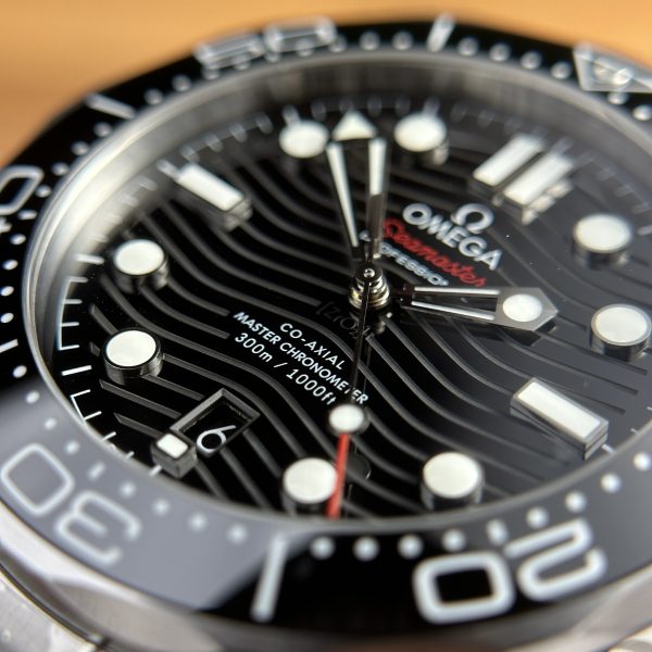 Omega Seamaster Replica Watches Black Dial VS Factory (5)