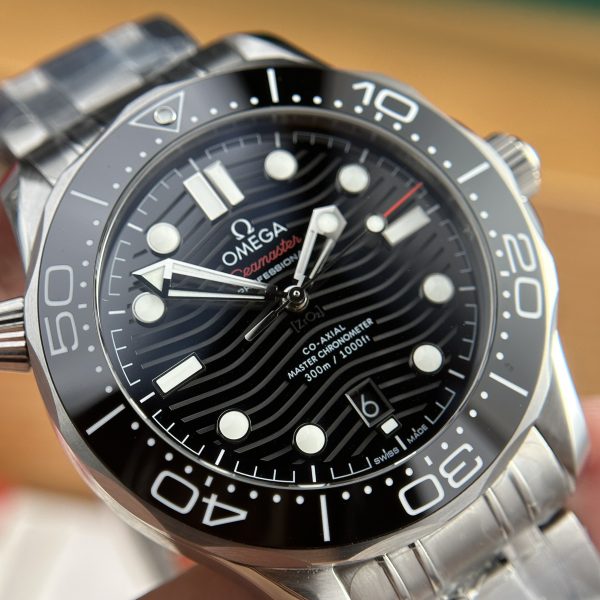 Omega Seamaster Replica Watches Black Dial VS Factory (5)