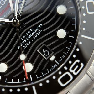 Omega Seamaster Replica Watches Black Dial VS Factory (5)