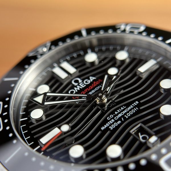 Omega Seamaster Replica Watches Black Dial VS Factory (5)