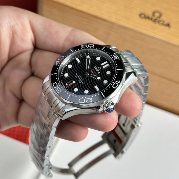 Omega Seamaster Replica Watches Black Dial VS Factory (5)