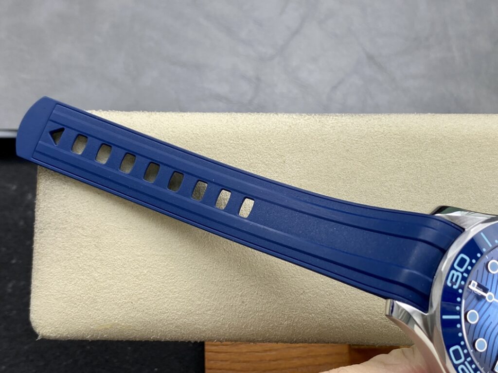 Omega Seamaster Summer Blue Fake Watches Best Quality VS Factory 42mm (9)