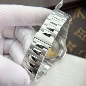 Patek Philippe Nautilus 5723 Custom Synthetic Blue Sapphire 40mm (1)