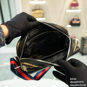Gucci Men's Crossbody Monogram Pattern Replica Bags Size 26x17x8cm (2)