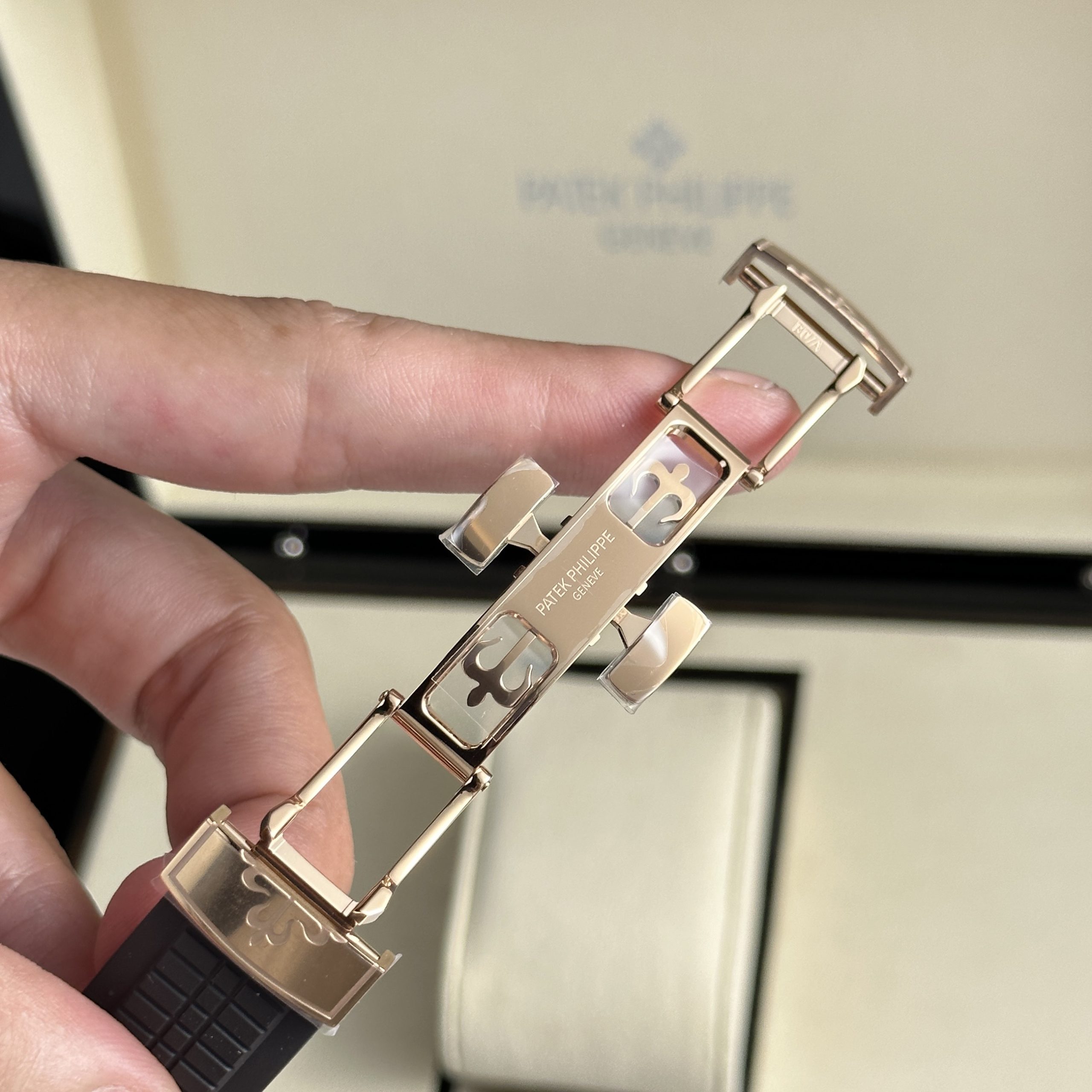 Patek Philippe Aquanaut 5167R Chocolate Dial Replica Watch 3K Factory (1)