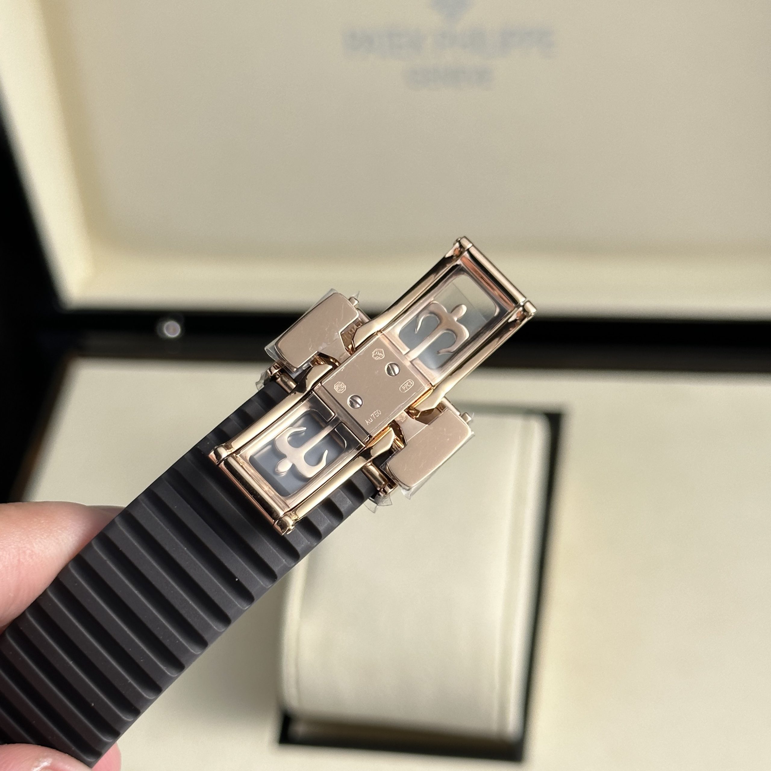 Patek Philippe Aquanaut 5167R Chocolate Dial Replica Watch 3K Factory (2) Patek Philippe Aquanaut 5167R Chocolate Dial Replica Watch 3K Factory (4)