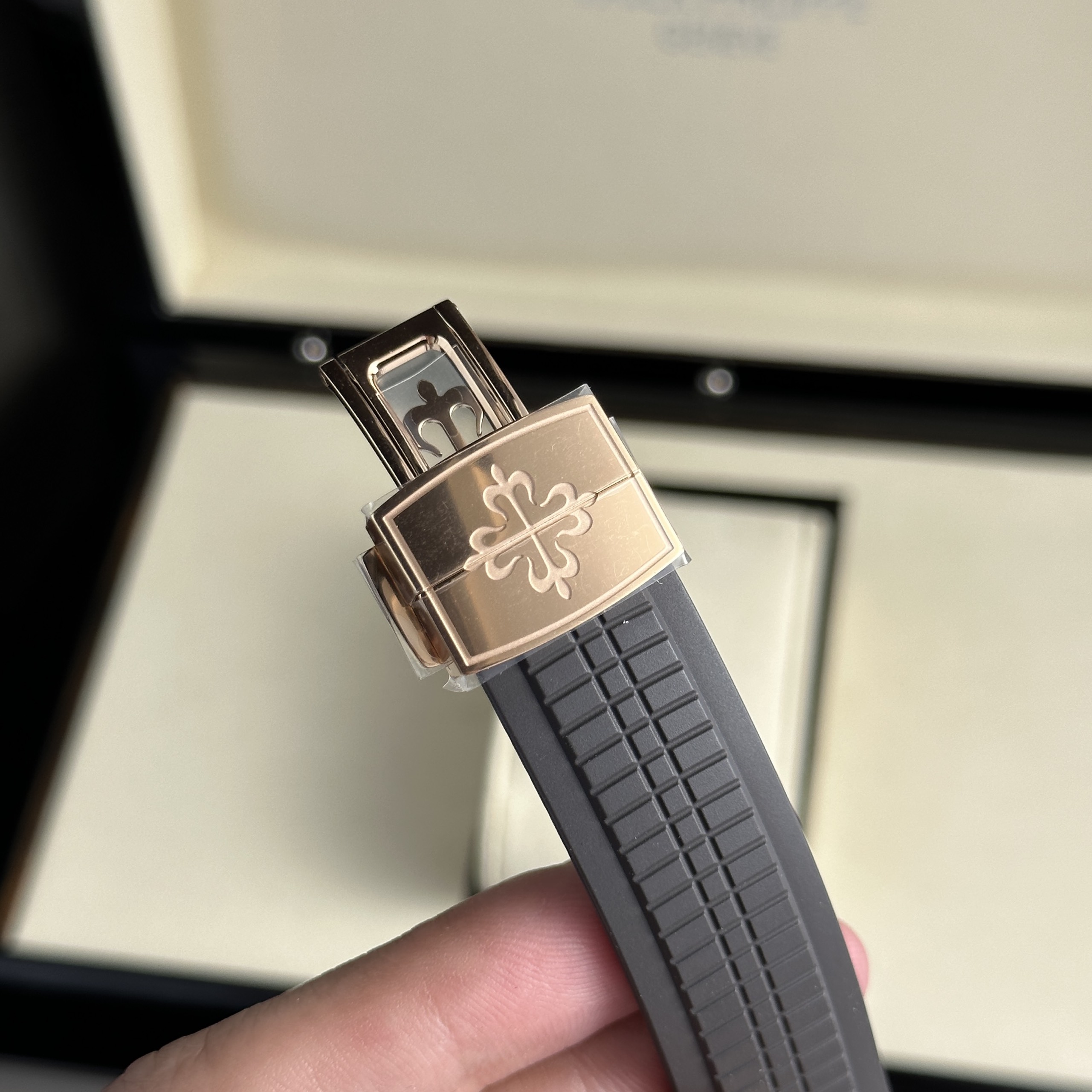 Patek Philippe Aquanaut 5167R Chocolate Dial Replica Watch 3K Factory (5) Patek Philippe Aquanaut 5167R Chocolate Dial Replica Watch 3K Factory (5)