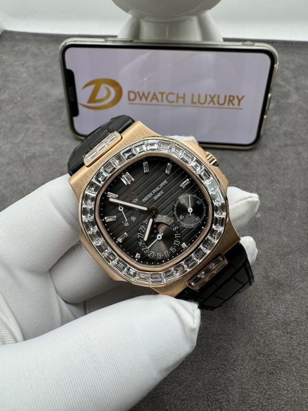 Patek Philippe Nautilus 5724R Solid Gold Diamond CVD Replica Watch 40mm (9)