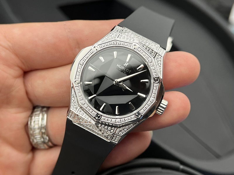Top 3 Most Beautiful Hublot Diamond Watches (2)