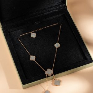 Van Cleef & Arpels Alhambra Pearl Inlay Necklace 6 Motifs Custom Rose Gold 18k (2)