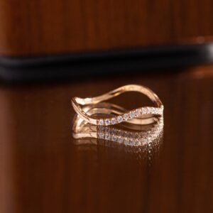 Women's Ring With Wavy Design Crafted In 18k Rose Gold And Studded With Natural Diamonds (2)