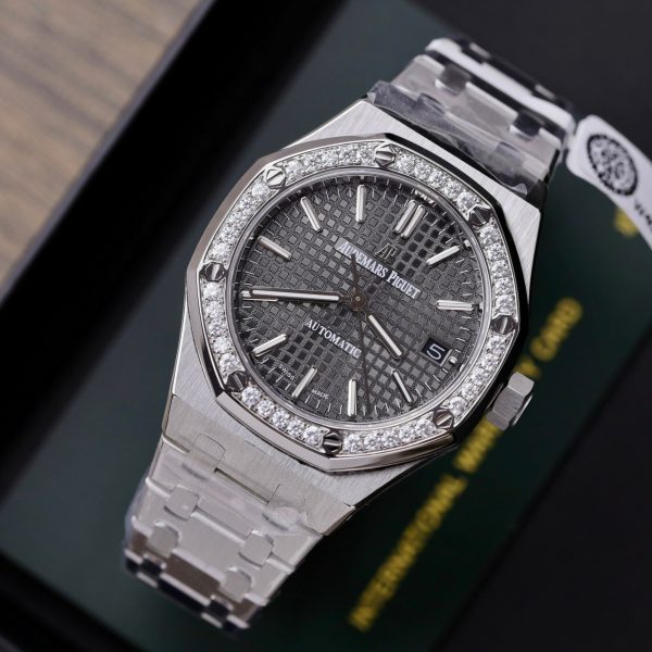 Audemars Piguet Royal Oak Customs Moissanite Diamonds Bezel IPF 37mm (3)