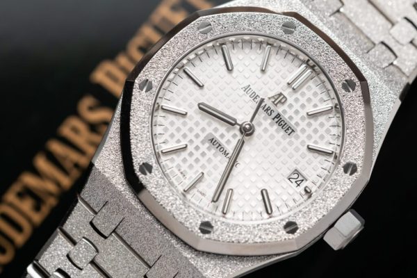 Audemars-Piguet Royal Oak Frosted Gold 15454BC Replica Watches 37mm (8)