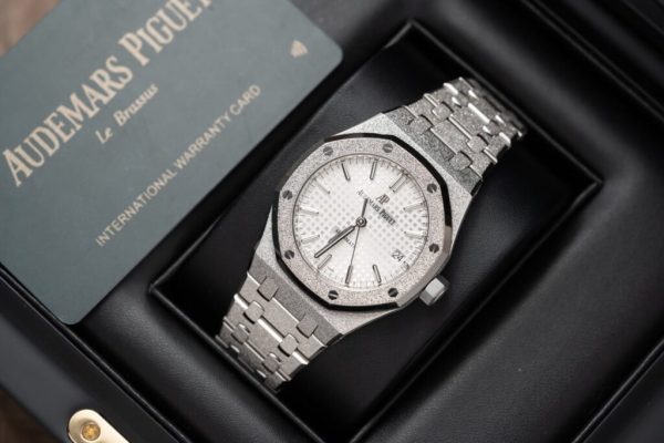 Audemars-Piguet Royal Oak Frosted Gold 15454BC Replica Watches 37mm (8)