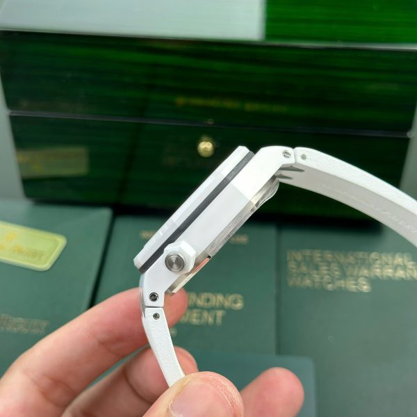 Audemars Piguet Royal Oak Offshore 15707CE White Replica APS 42mm (2)