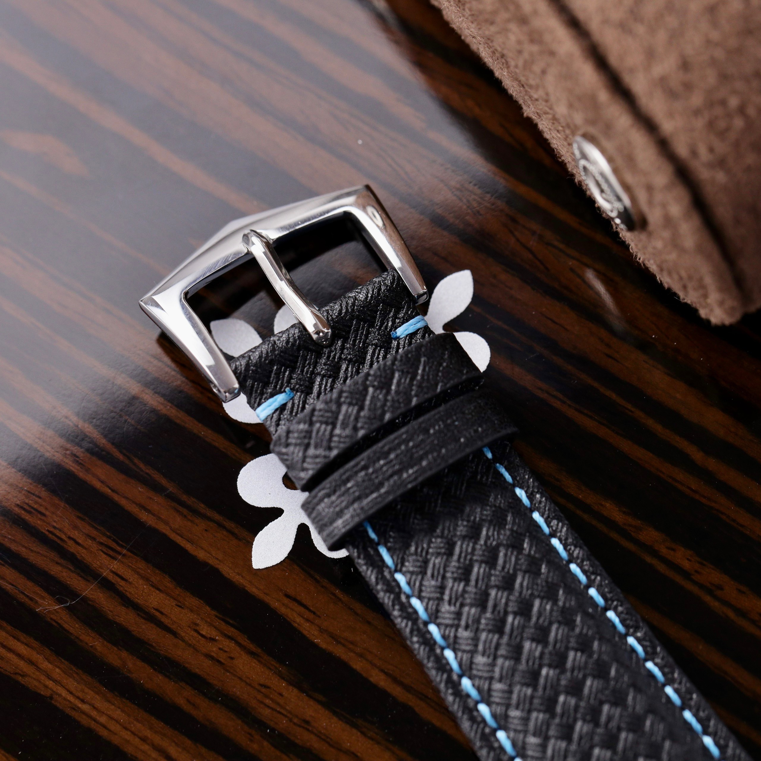 Patek Philippe Calatrava 6007G-011 Replica Watches Leather Strap 39mm (2) Patek Philippe Calatrava 6007G-011 Replica Watches Leather Strap 39mm (10)