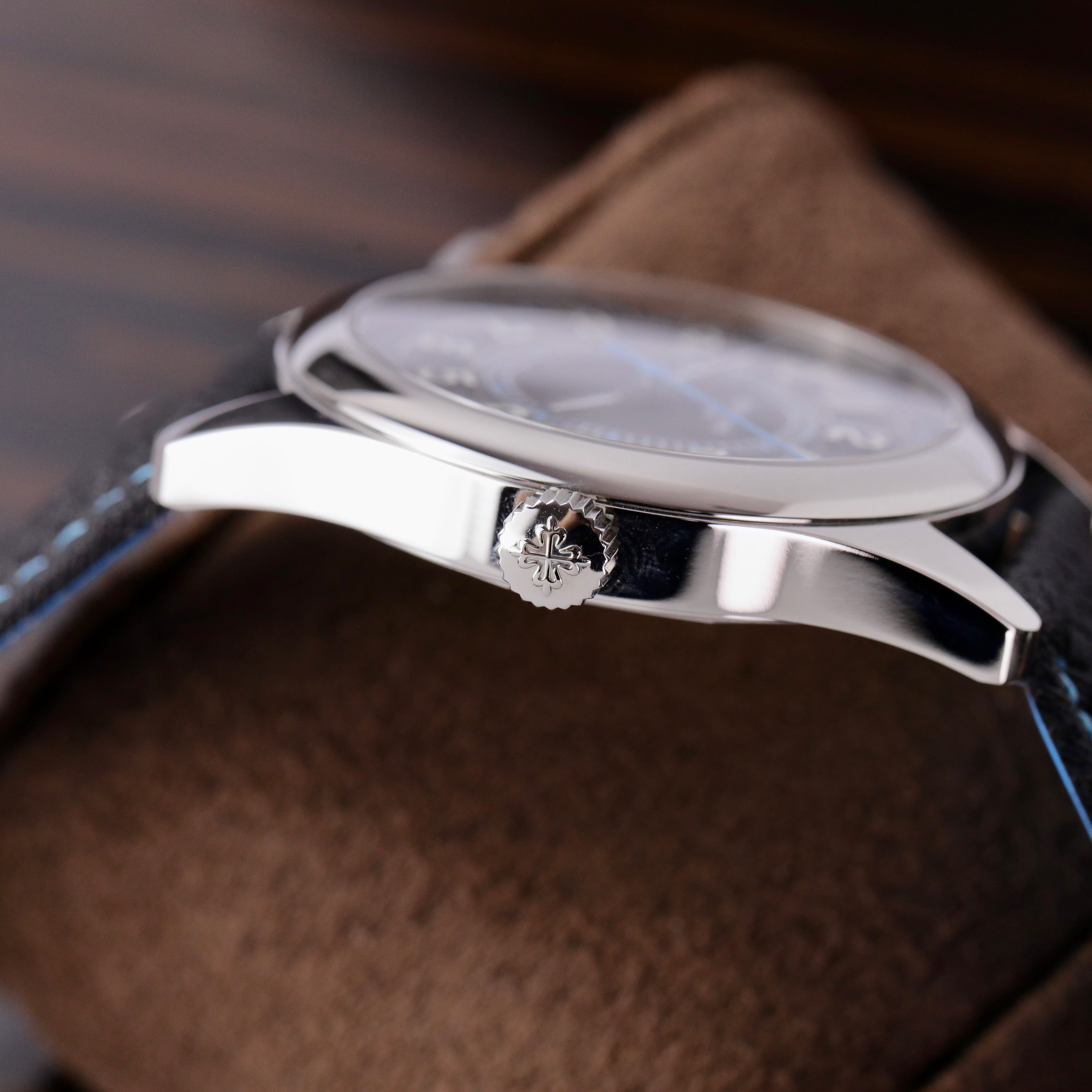 Patek Philippe Calatrava 6007G-011 Replica Watches Leather Strap 39mm (7) Patek Philippe Calatrava 6007G-011 Replica Watches Leather Strap 39mm (10)