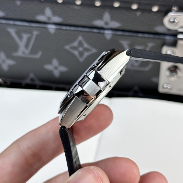 Replica Omega Watch