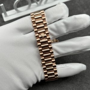 Rolex Day-Date 228235 Solid Gold 18K Diamonds Baguette Numerals 40mm (1)