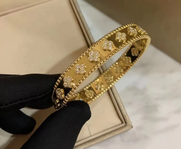 Van Cleef & Arpels Clover Texture Bracelet Custom Diamond Gold 18K (2)