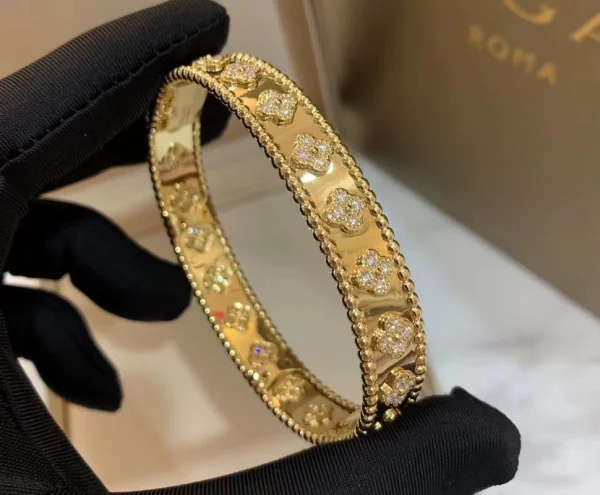 Van Cleef & Arpels Clover Texture Bracelet Custom Diamond Gold 18K (2)