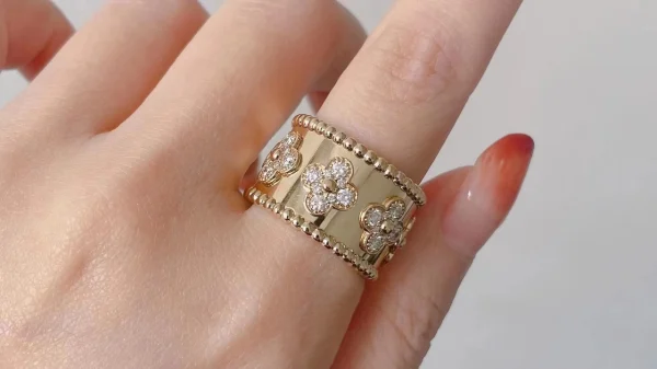Van Cleef & Arpels Perlee Clover Rings Diamond 18K Gold Custom (2)