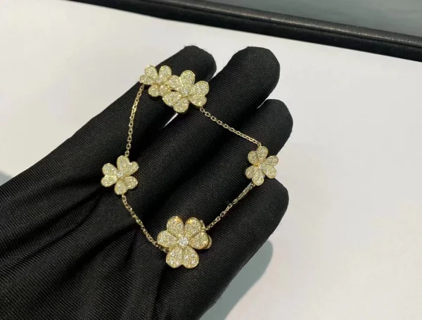 Van Cleef & Arpels Womens Bracelet Custom Diamond 18K Gold (2)