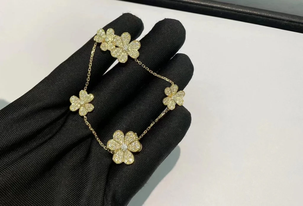 Van Cleef & Arpels Womens Bracelet Custom Diamond 18K Gold (2)