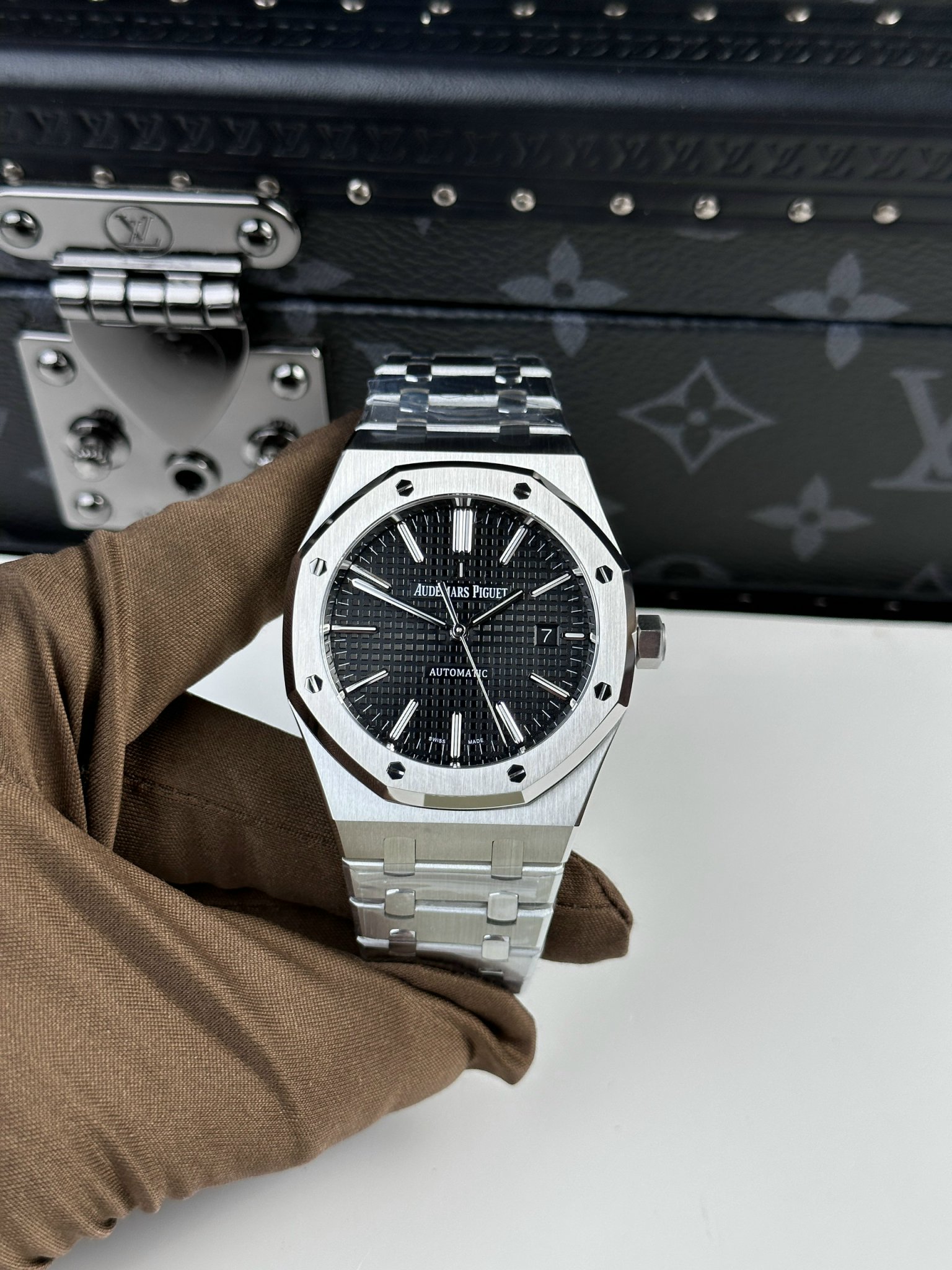 Audemars Piguet Royal Oak 15400ST Black Dial Best Replica APS Factory 41mm (2) Audemars Piguet Royal Oak 15400ST Black Dial Best Replica APS Factory 41mm (5)