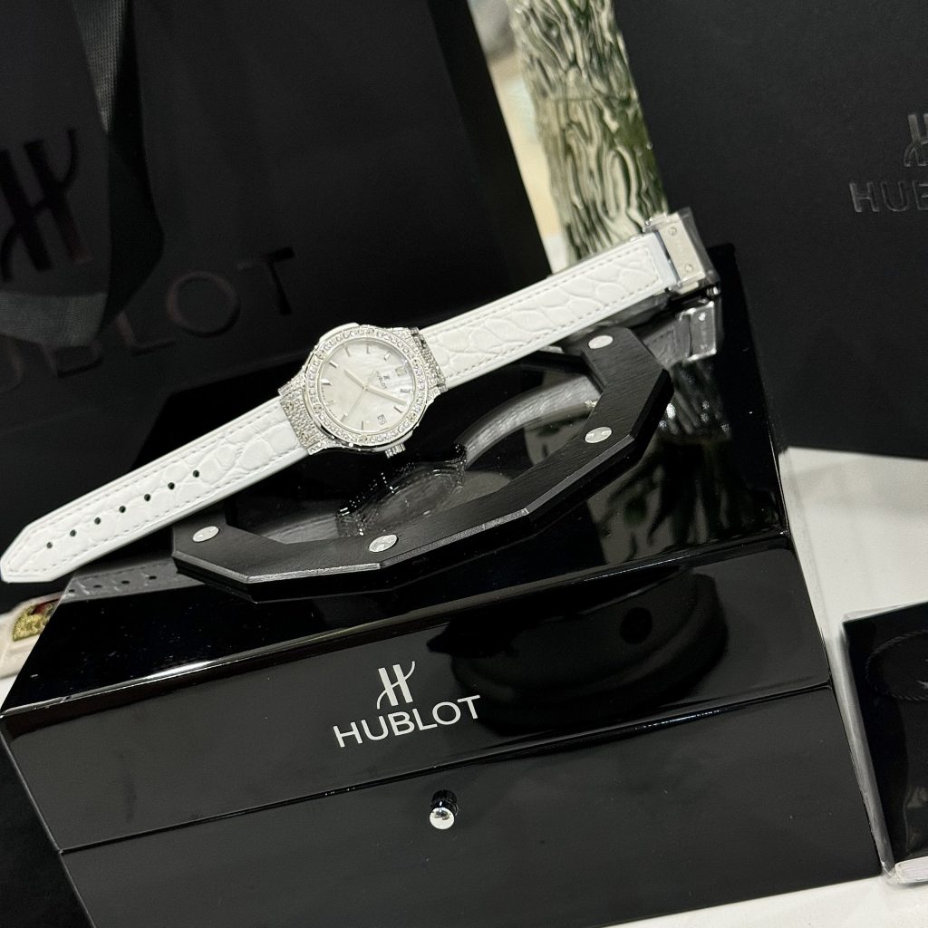 Hublot Classic Fusion Replica Watches Dial Mother Of Pearl White 33mm (2)