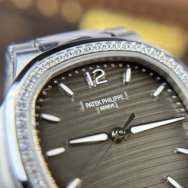Patek Philippe Nautilus 7118-1200A Bezel Diamonds 3K Factory 35 (1)