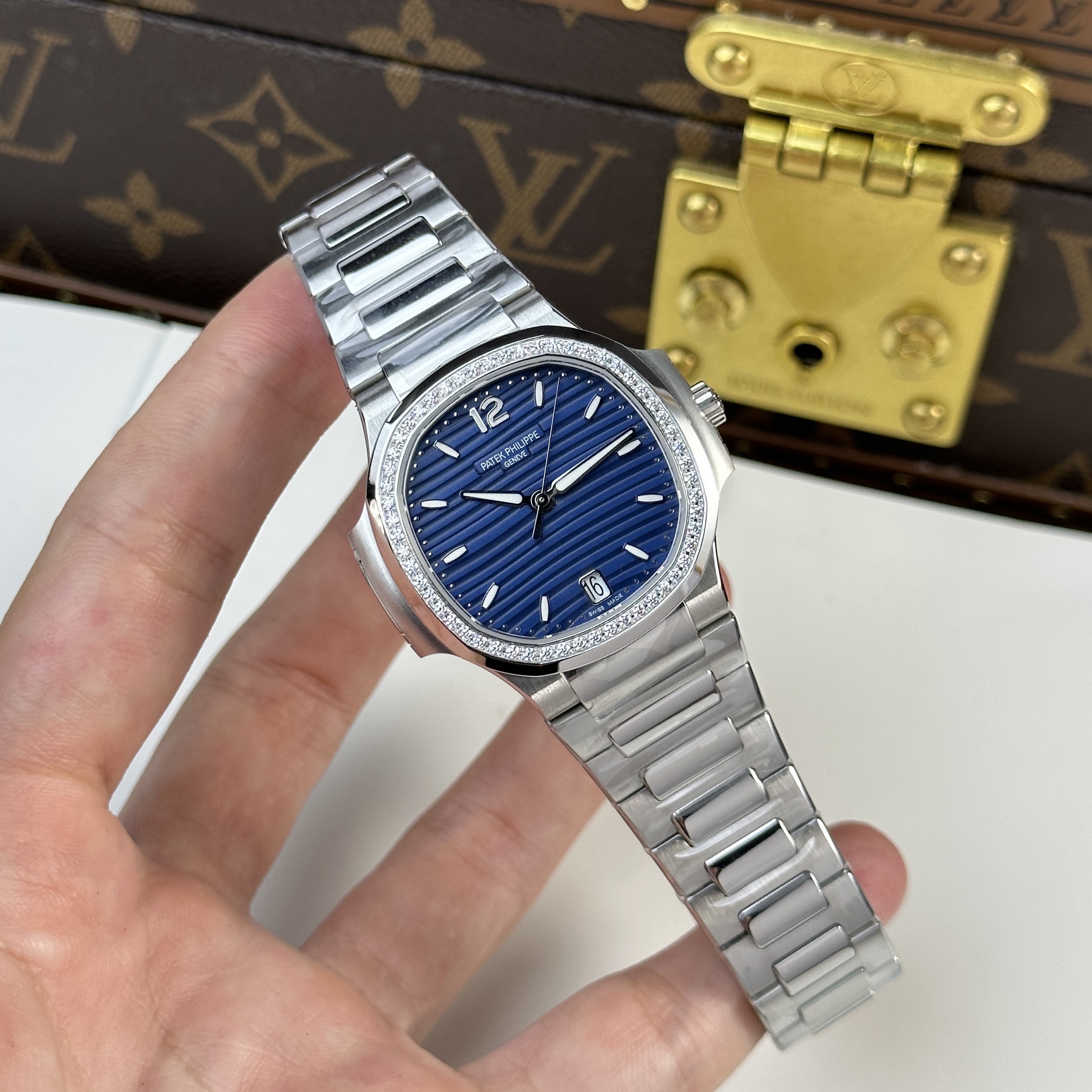 Patek Philippe Nautilus 7118 Blue Dial Best Replica 3K Factory (5) Patek Philippe Nautilus 7118 Blue Dial Best Replica 3K Factory (5)
