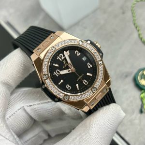 Hublot Big Bang One Click King Gold Customs Bezel Moissanite Diamonds 39mm (2)