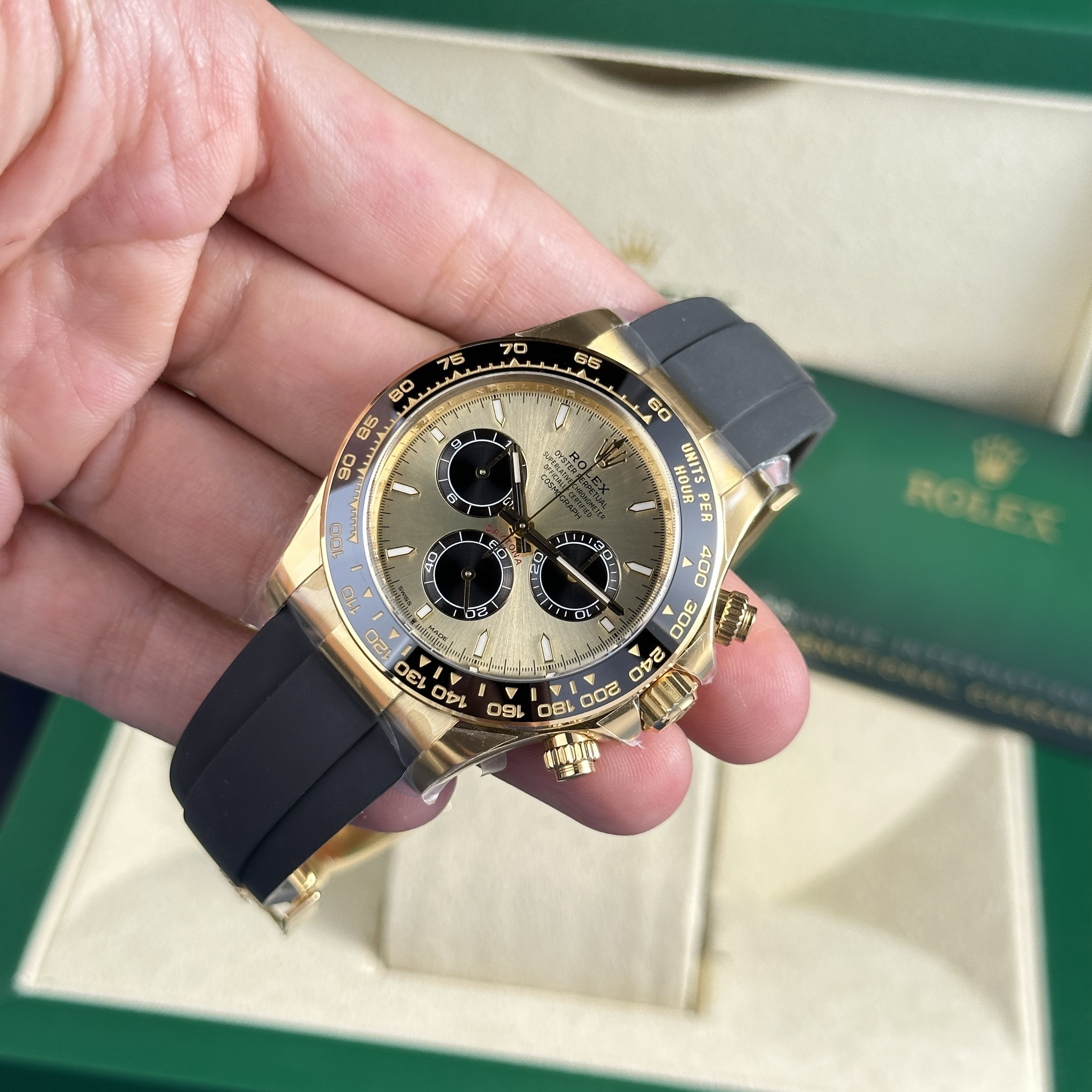 Rolex Cosmograph Daytona 126518LN Best Replica Clean Factory 40mm (11) Rolex Cosmograph Daytona 126518LN Best Replica Clean Factory 40mm (13)