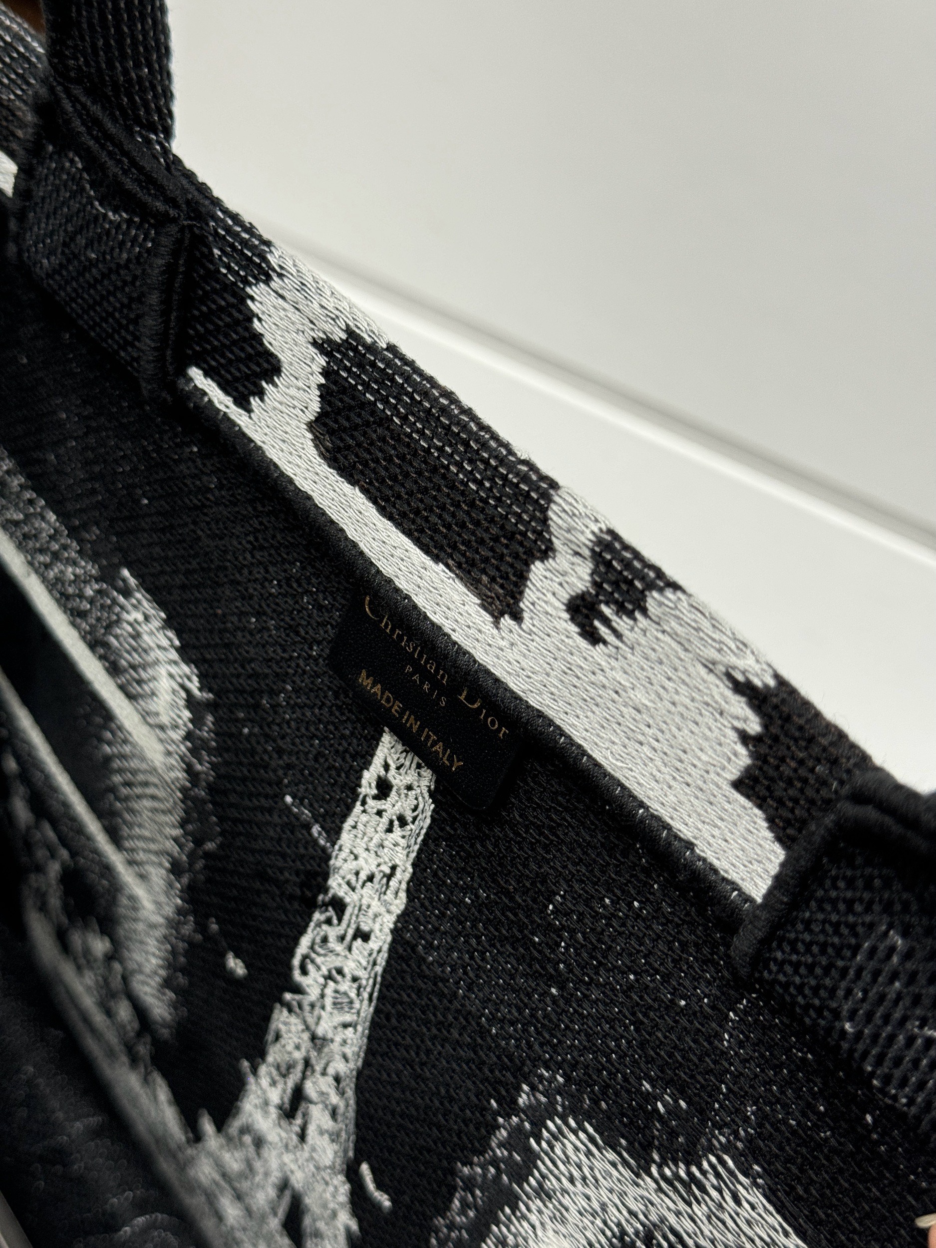 Dior Book Tote Replica Bags Womens Eiffel Tower Pattern 36 (1) Dior Book Tote Replica Bags Womens Eiffel Tower Pattern 36 (2)