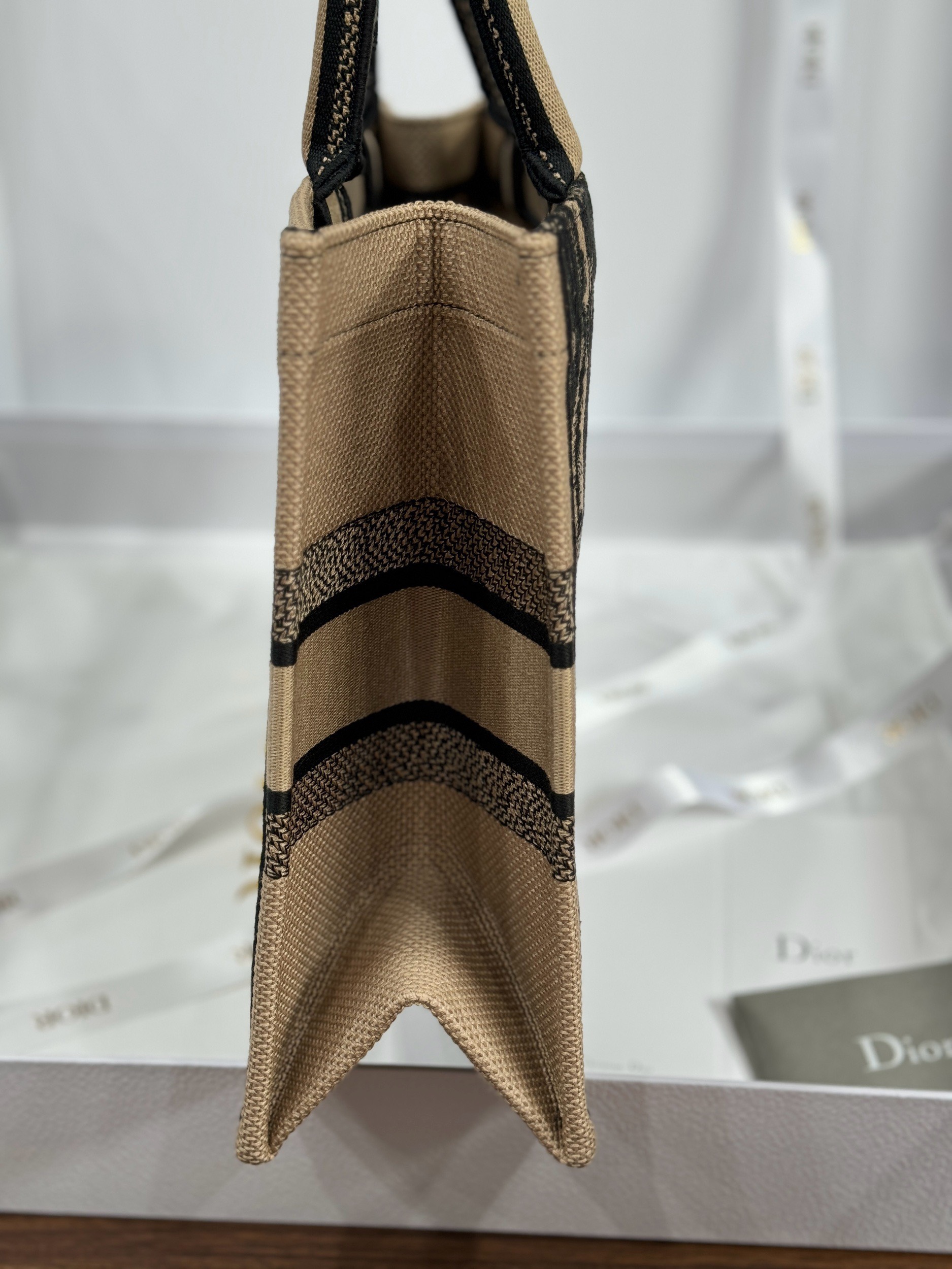 Dior Book Tote Replica Bags Womens Tiger Stripes Pattern 36cm (7) Dior Book Tote Replica Bags Womens Tiger Stripes Pattern 36cm (2)