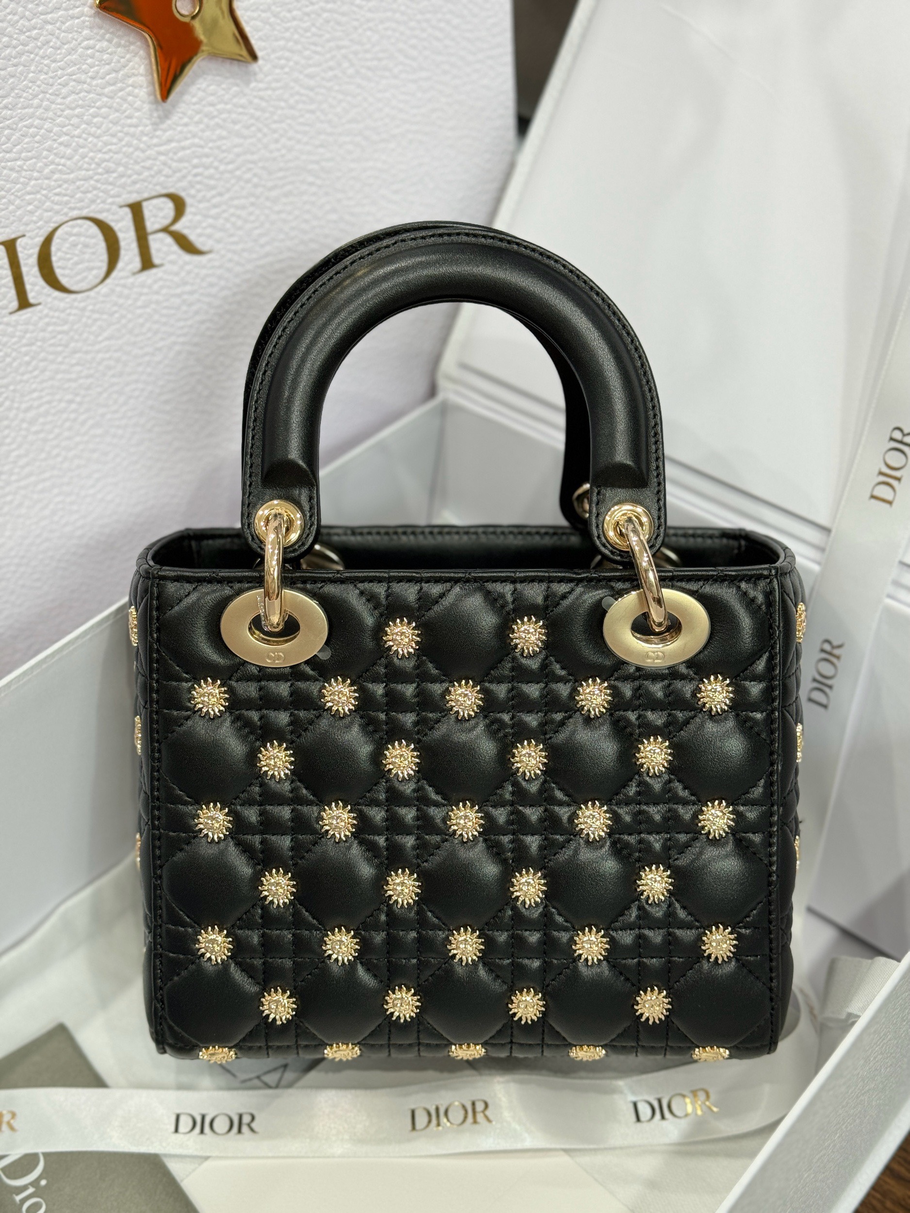 Dior Lady Beaded With Sun Motifs Womens Replica Bags 20cm (5) Dior Lady Beaded With Sun Motifs Womens Replica Bags 20cm (2)